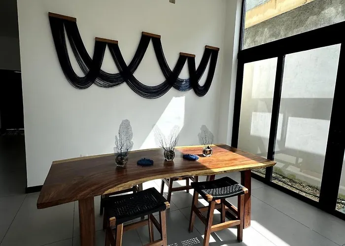 Charming 3bedroom House In Сasa de vacaciones *